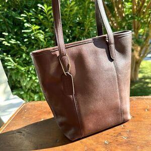 Vintage Coach Classic Lunch Tote Style No. 9077 in Mahogany